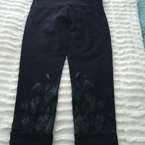 Lululemon yoga crop pants